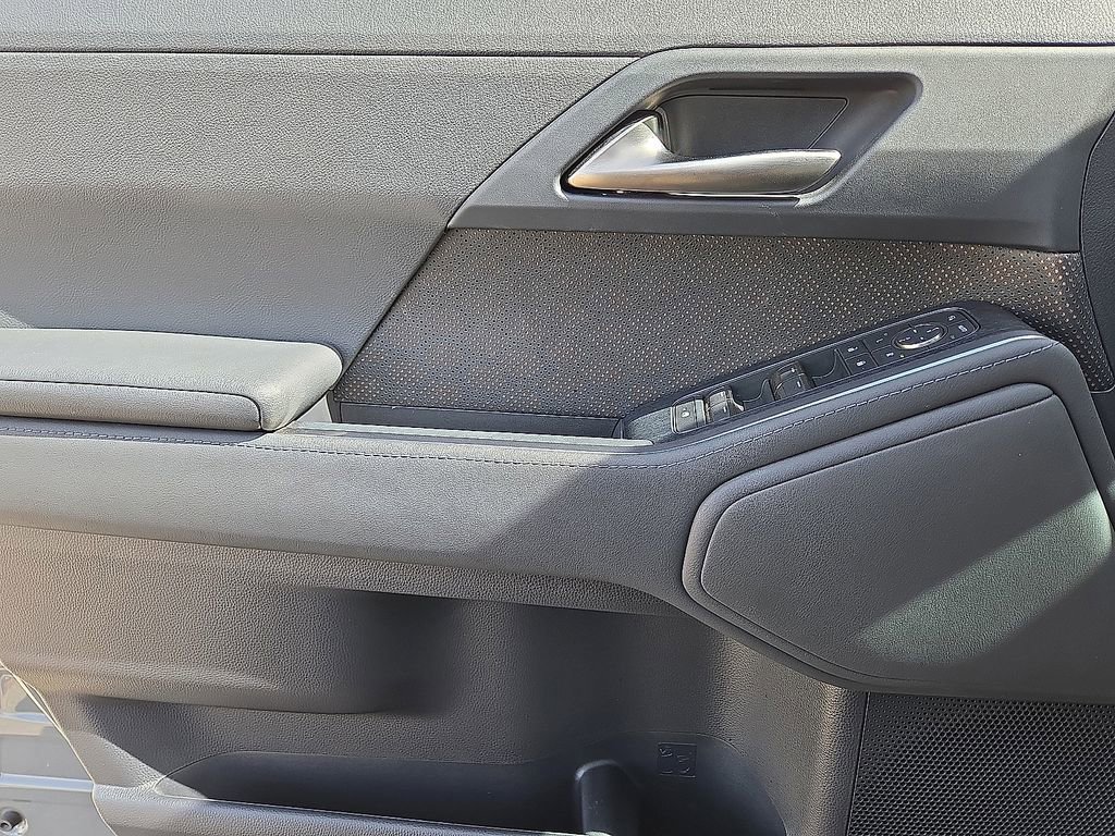 Used 2024 Lexus GX 550 w/ Accessory Package (Z1) image 21