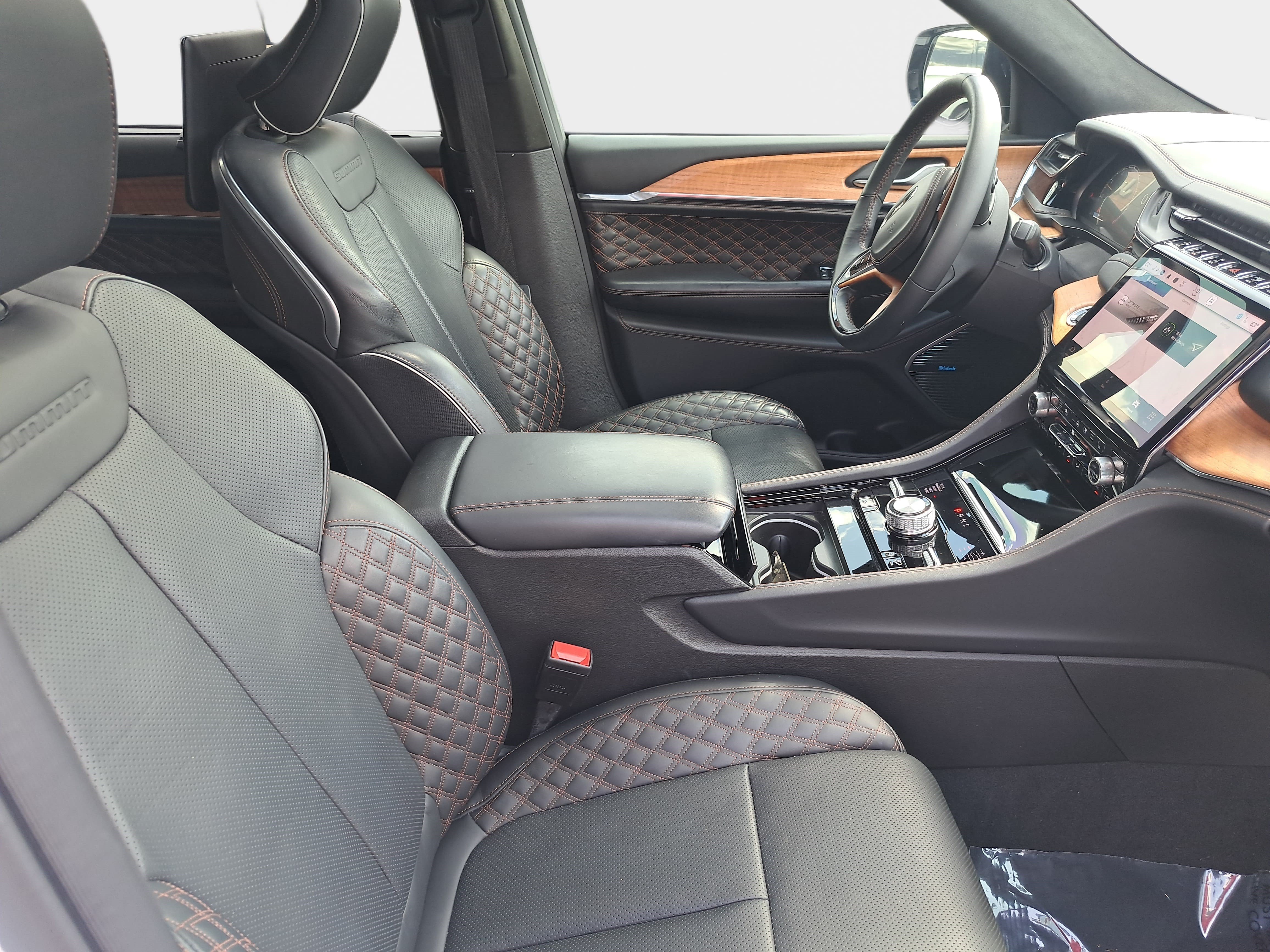 Used 2024 Jeep Grand Cherokee L Summit AWD/4WD image 10