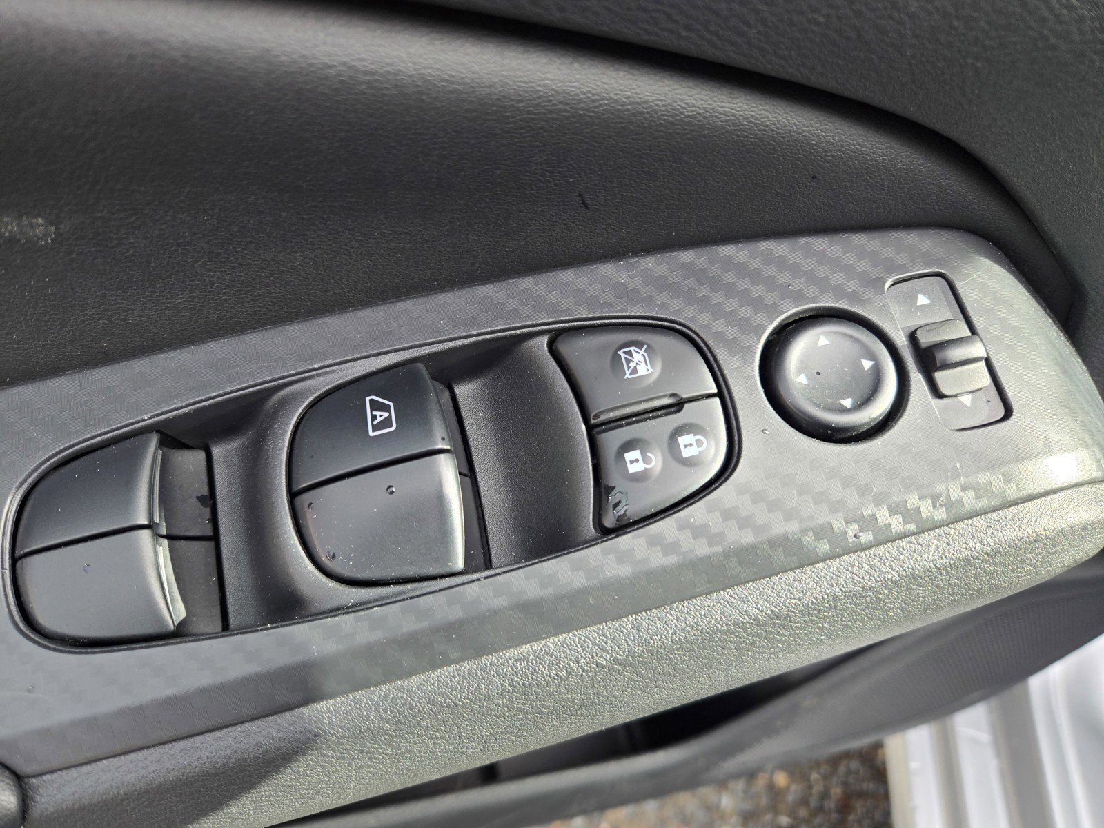 Used 2024 Nissan Altima 2.5 SV image 25