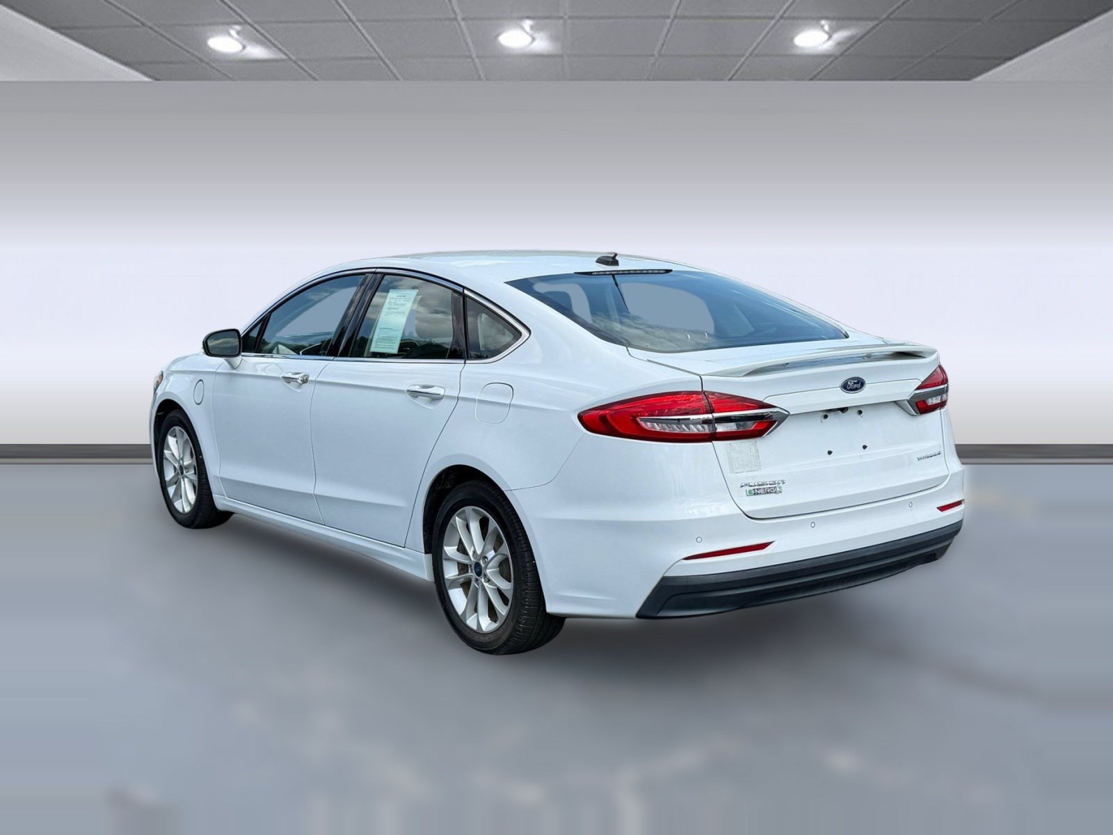 Used 2019 Ford Fusion Energi Titanium FWD image 3