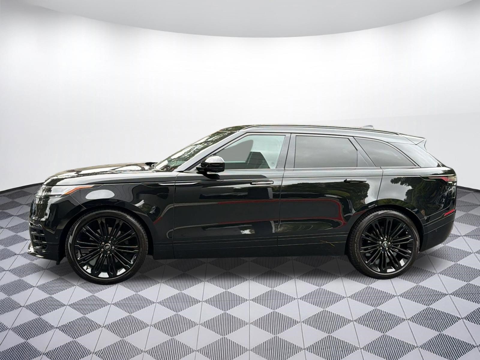 Used 2026 Land Rover Range Rover Velar Dynamic SE AWD/4WD image 2