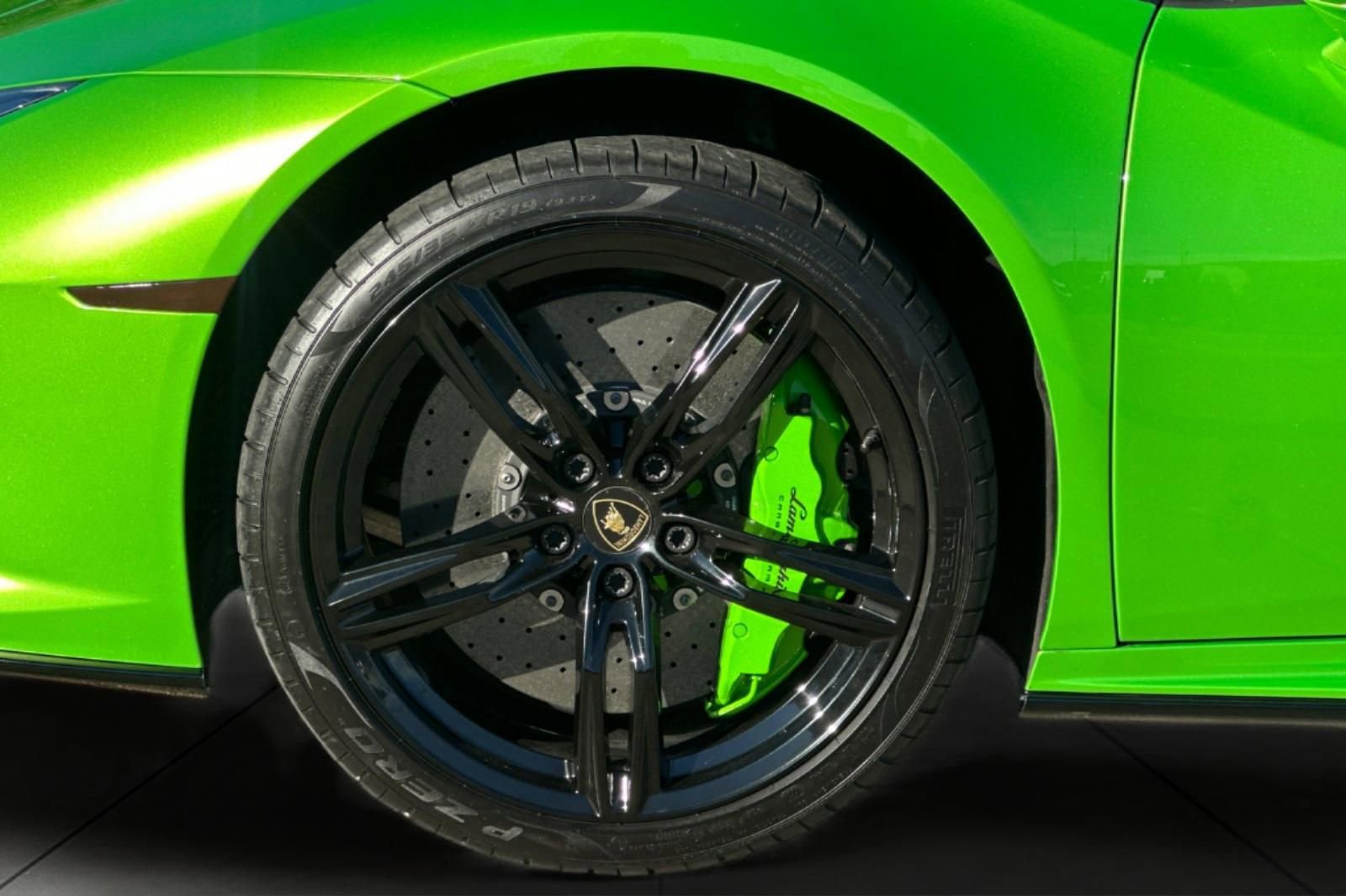 Used 2021 Lamborghini Huracan EVO image 5