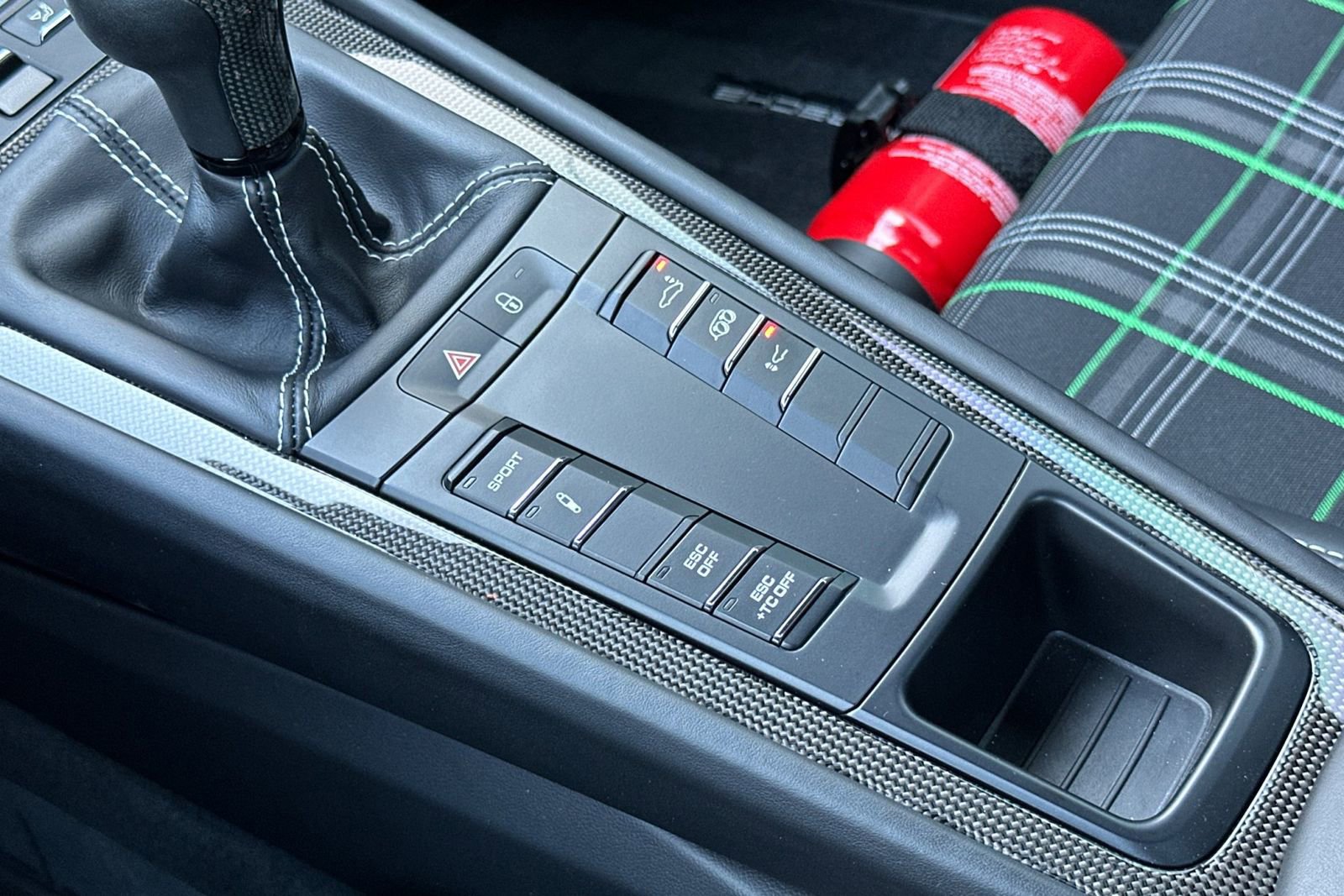 Certified 2016 Porsche 911 R image 23