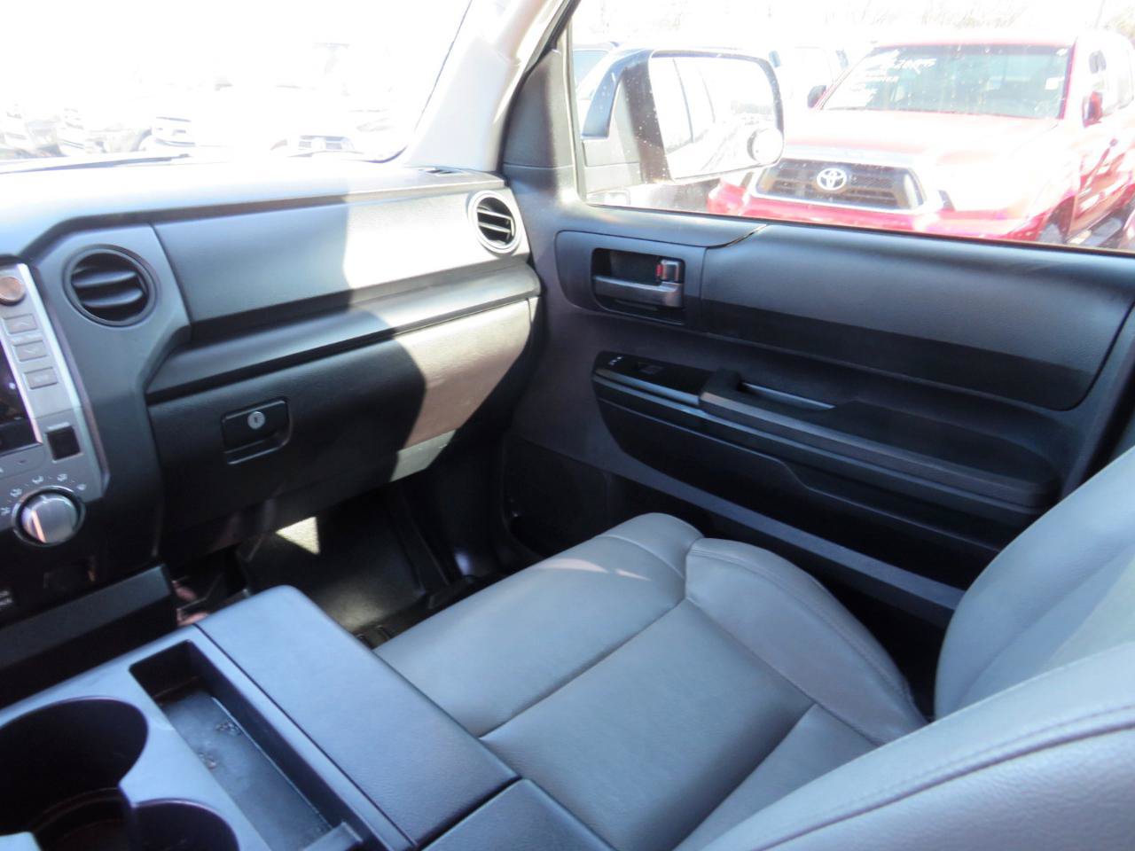 Used 2016 Toyota Tundra SR w/ Tow Package RWD image 36