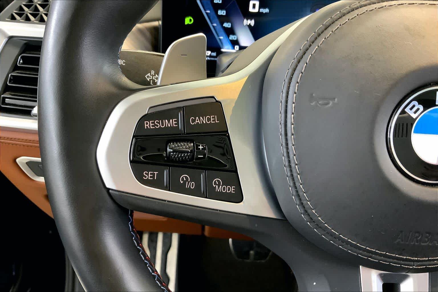 Used 2025 BMW X7 M60i AWD/4WD image 23