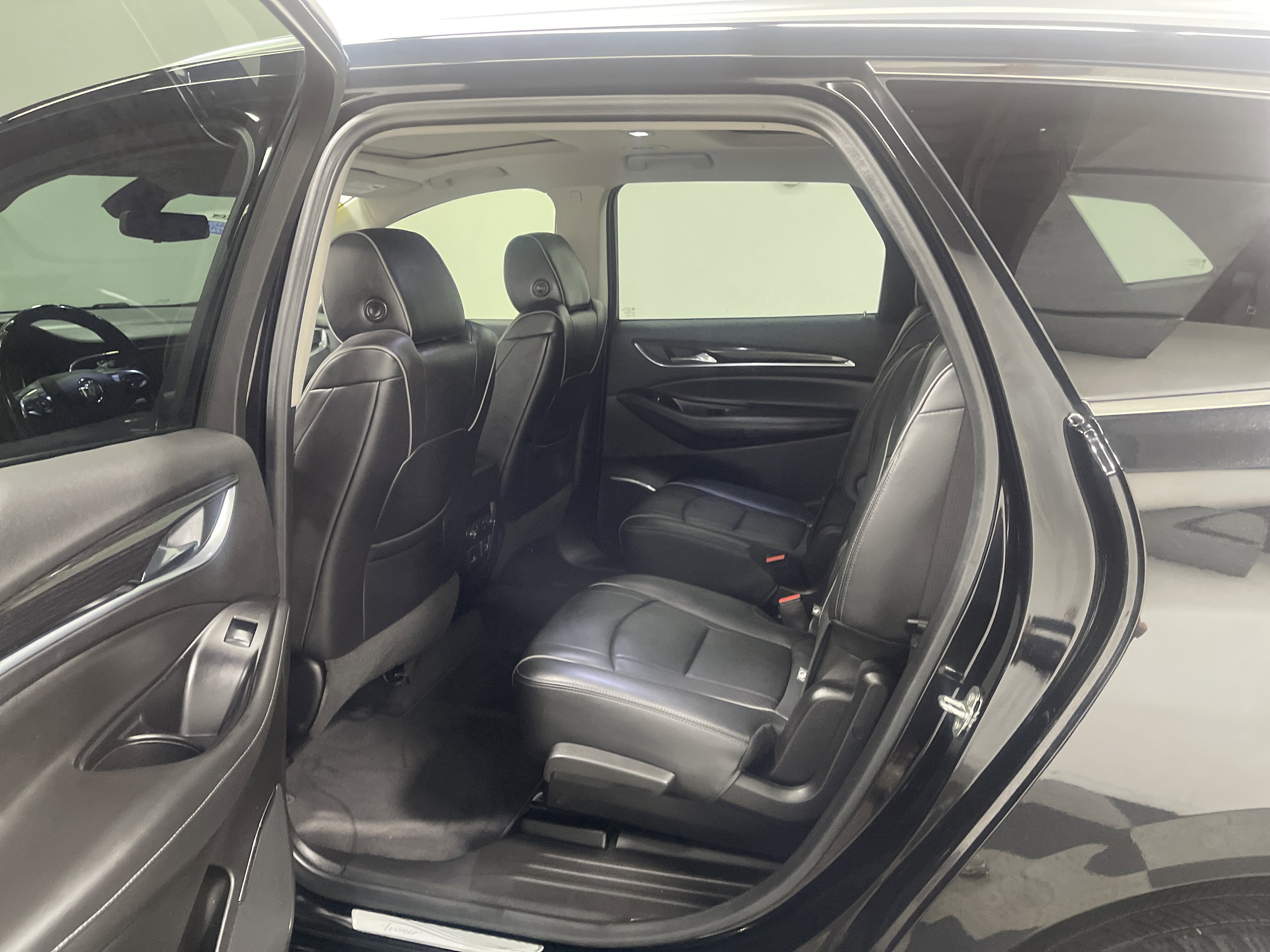 Used 2020 Buick Enclave Avenir w/ Avenir Technology Package image 17