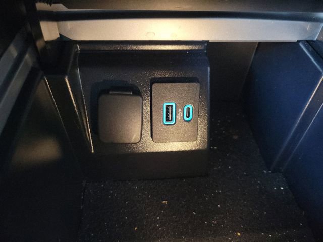 Used 2023 Ford Explorer XLT w/ Equipment Group 202A image 29