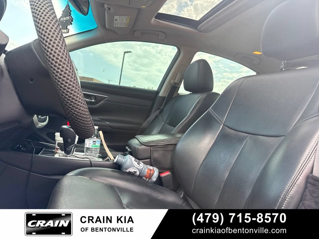 Used 2017 Nissan Altima 2.5 SL w/ 2.5 Technology Package FWD image 4
