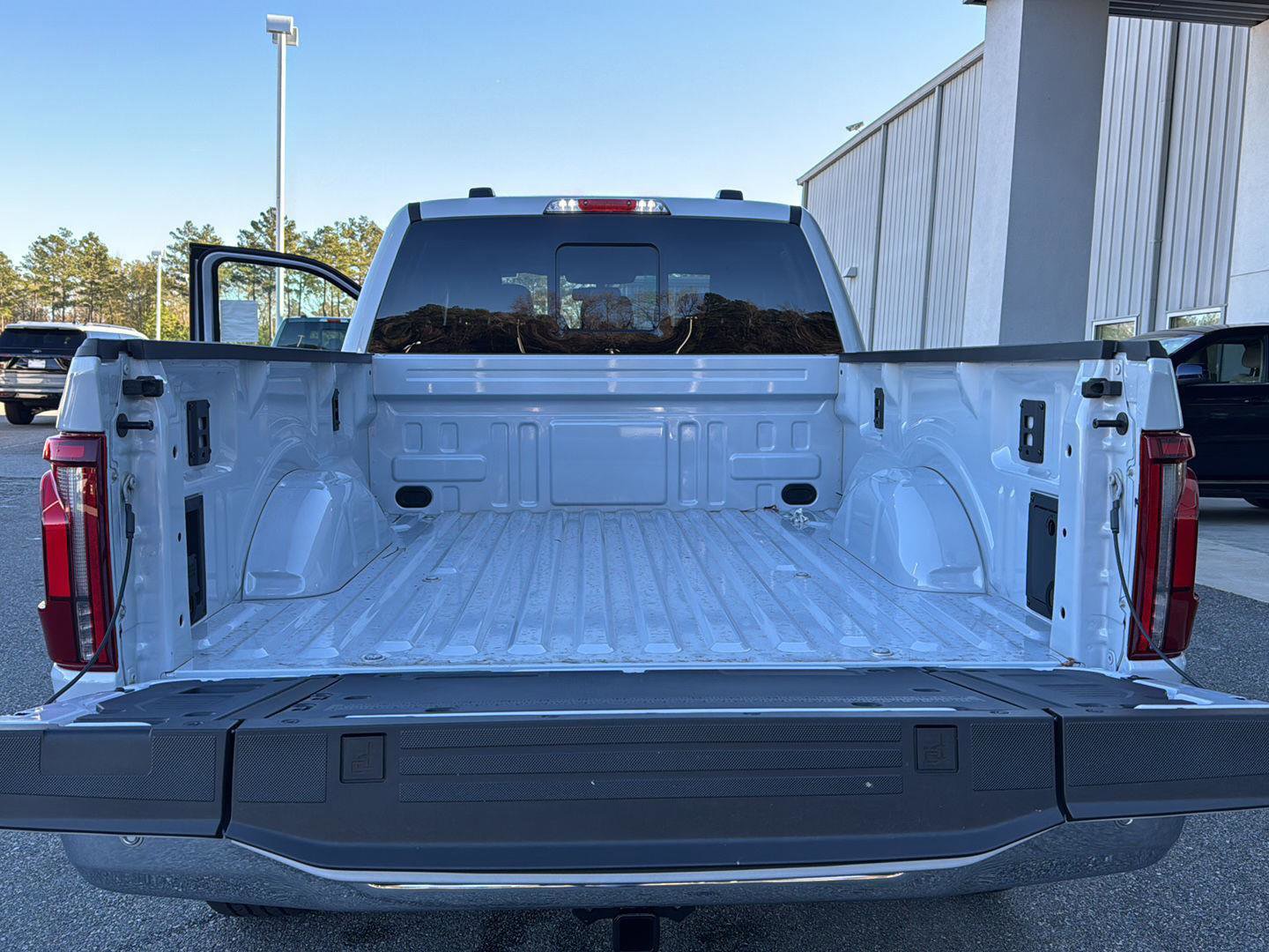 New 2025 Ford F150 Lariat w/ Equipment Group 502A High image 41