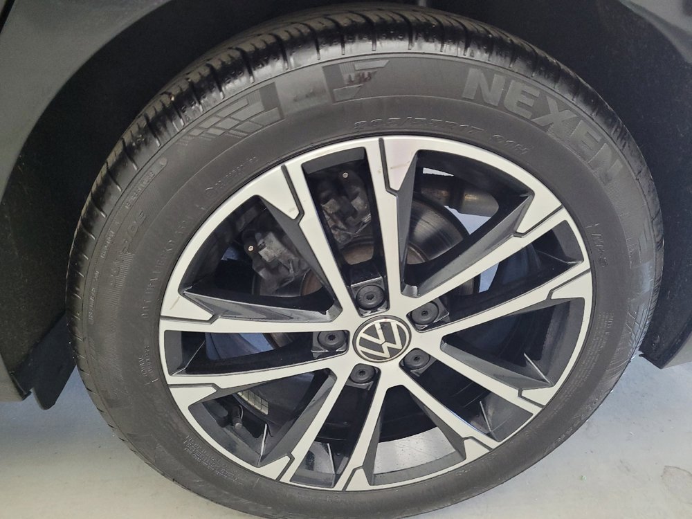 Used 2025 Volkswagen Jetta Sport FWD image 31