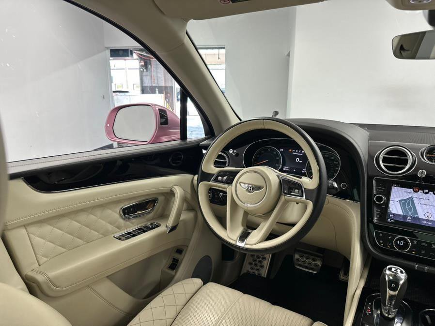 Used 2018 Bentley Bentayga image 41