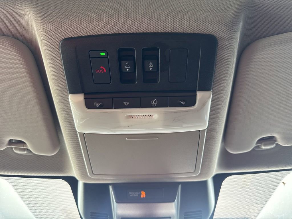 Used 2024 Nissan Rogue Platinum w/ Platinum Premium Package image 19