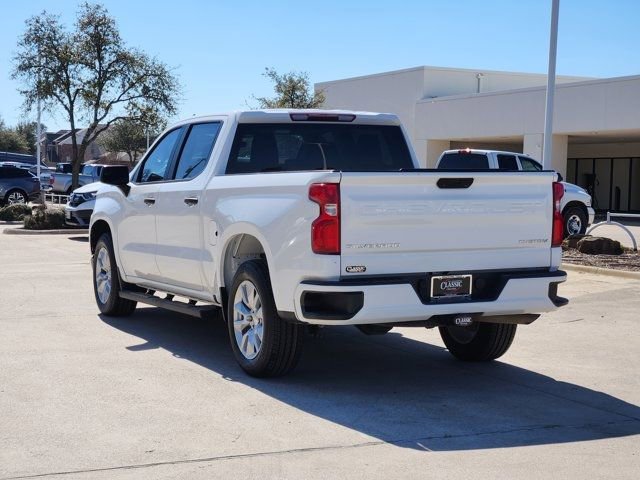 Used 2021 Chevrolet Silverado 1500 Custom image 3