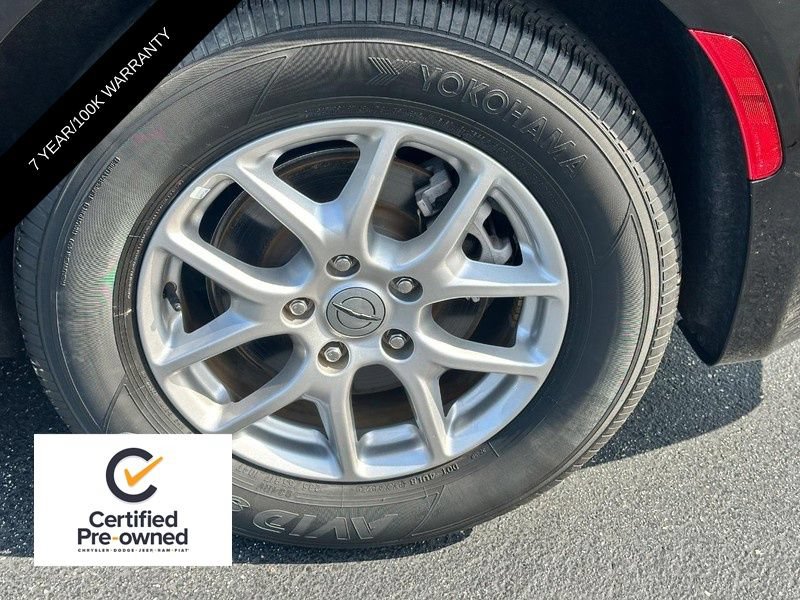 Certified 2024 Chrysler Pacifica Touring-L FWD image 6