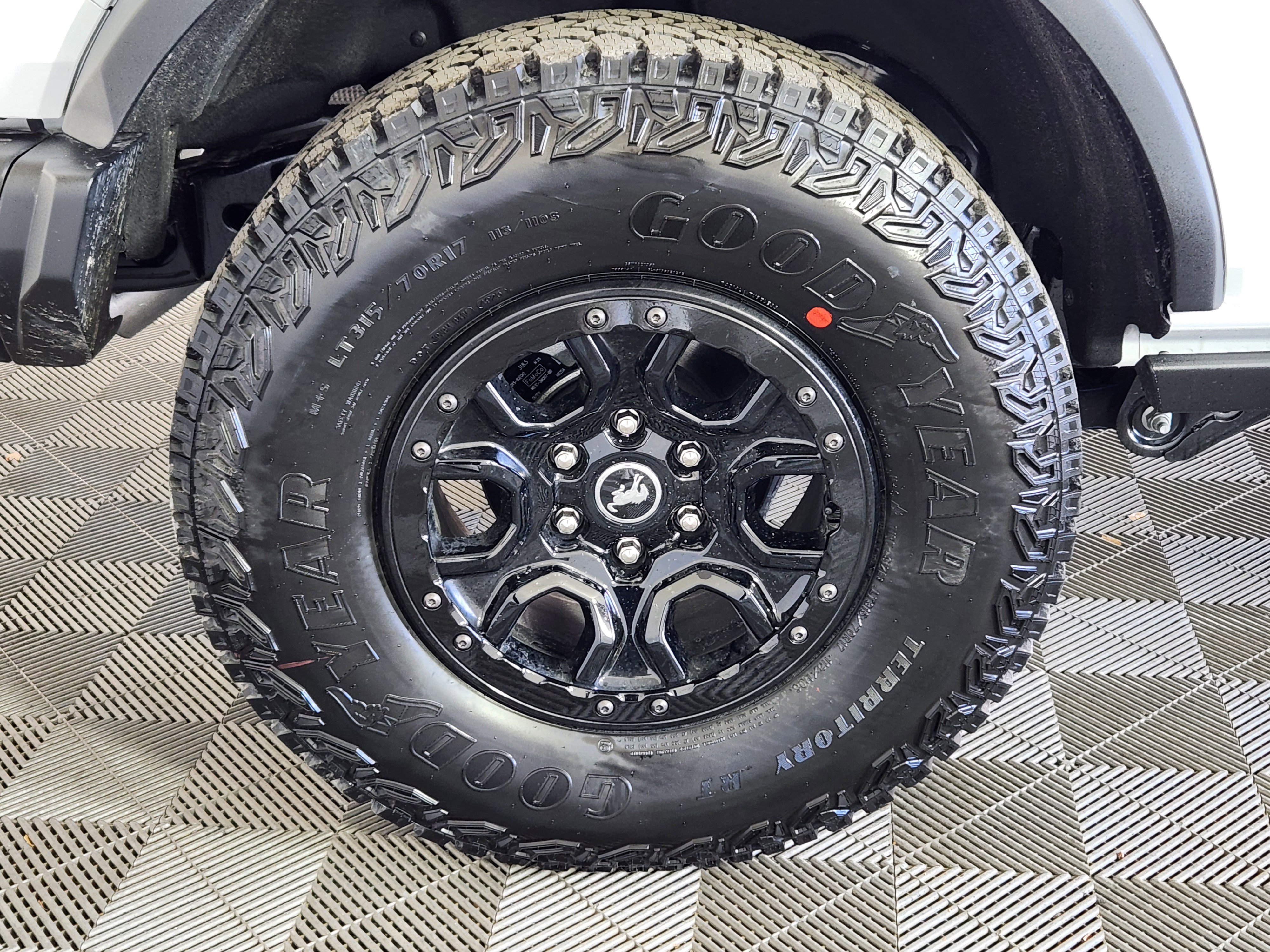 New 2025 Ford Bronco Badlands image 9