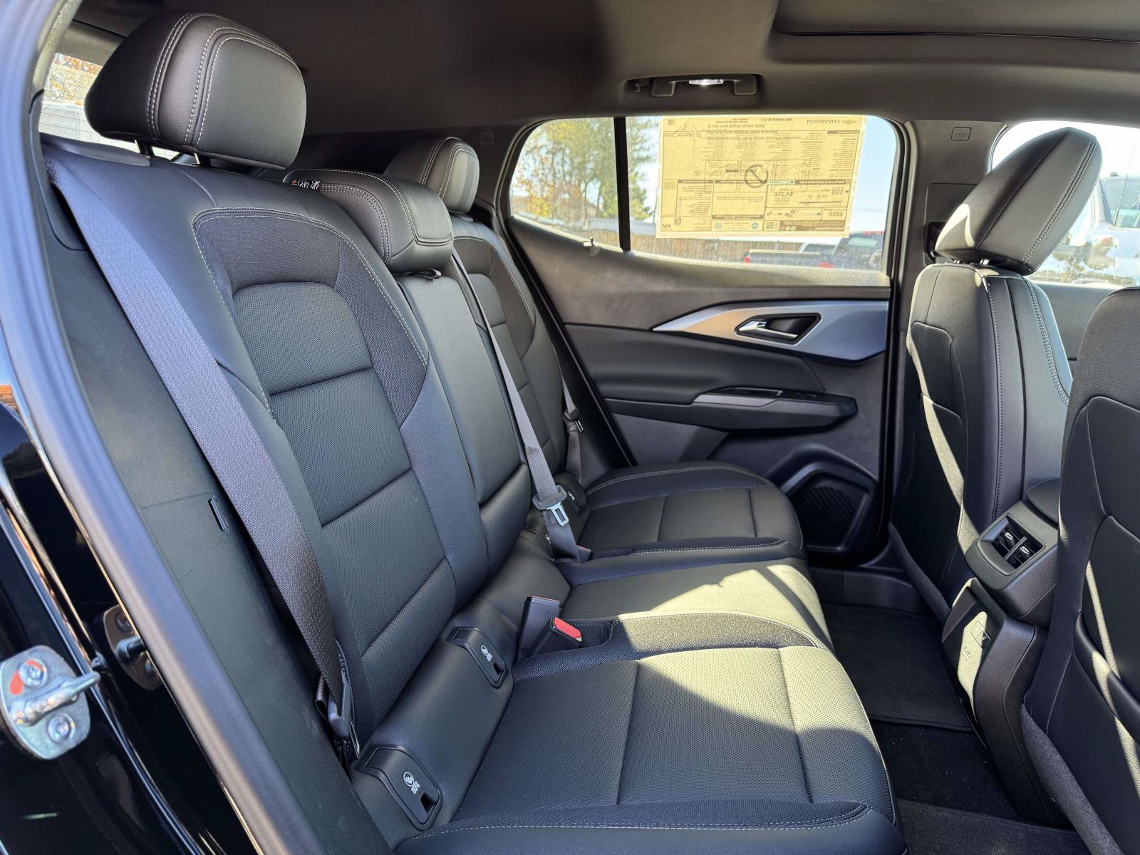 New 2026 Chevrolet Equinox EV LT w/ Convenience Package II AWD/4WD image 24