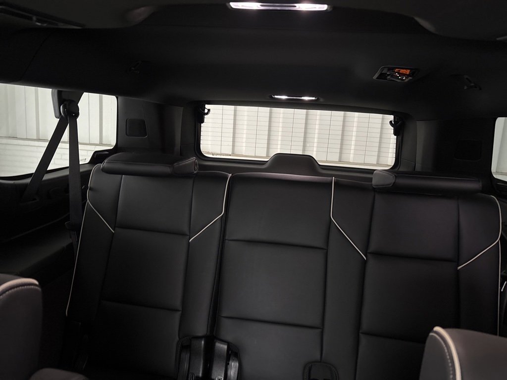 Used 2024 Cadillac Escalade ESV Premium Luxury image 36