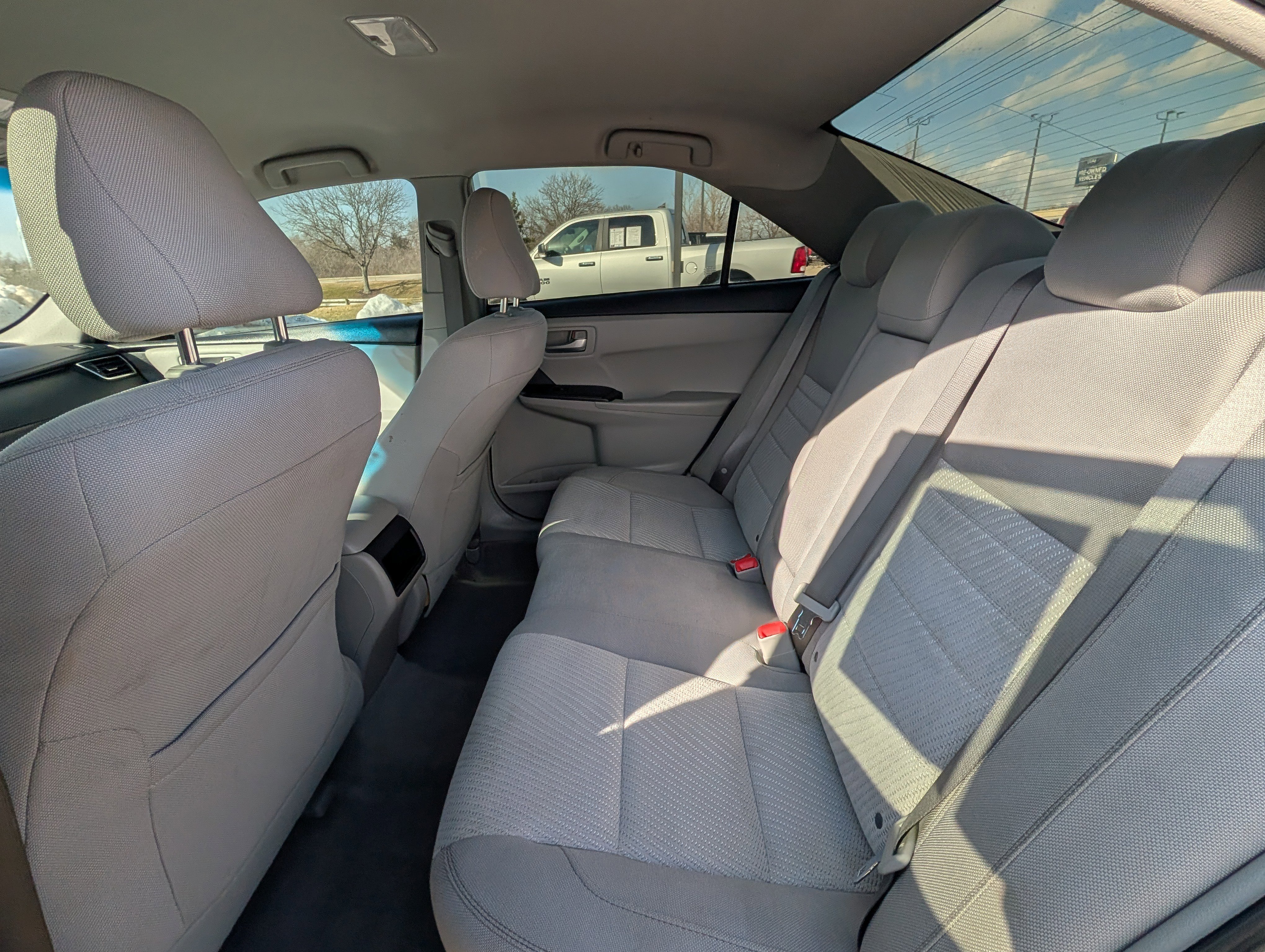 Used 2017 Toyota Camry LE image 24