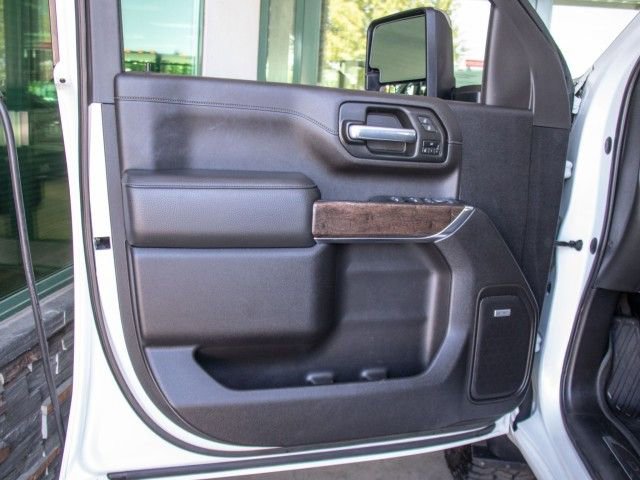 Used 2023 GMC Sierra 3500 Denali AWD/4WD image 9