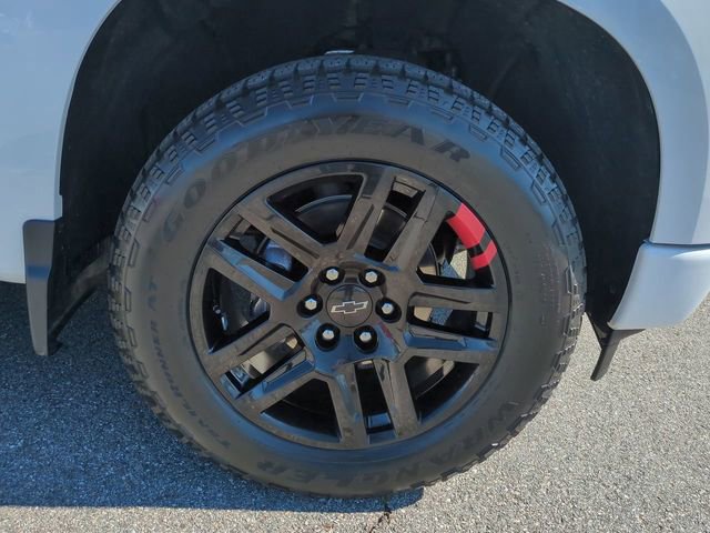 Used 2024 Chevrolet Silverado 1500 RST w/ Redline Edition AWD/4WD image 11