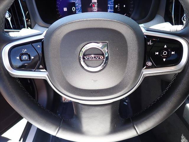 Used 2025 Volvo XC60 B5 Plus AWD/4WD image 18