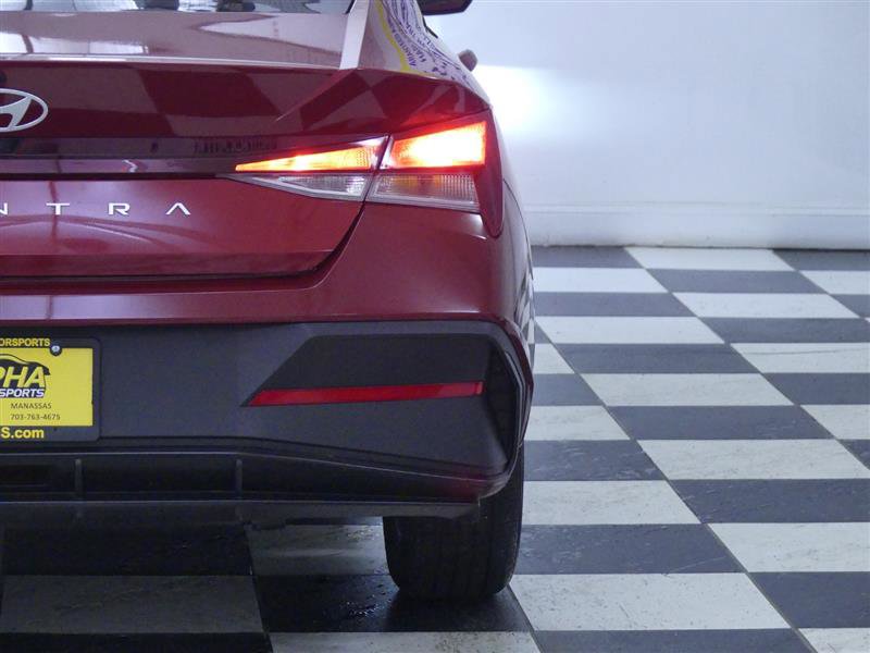 Used 2024 Hyundai Elantra SEL image 29