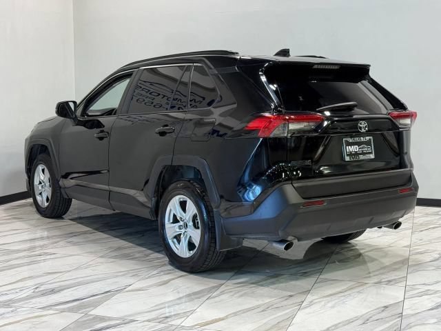 Used 2019 Toyota RAV4 XLE w/ Convenience Package FWD image 8