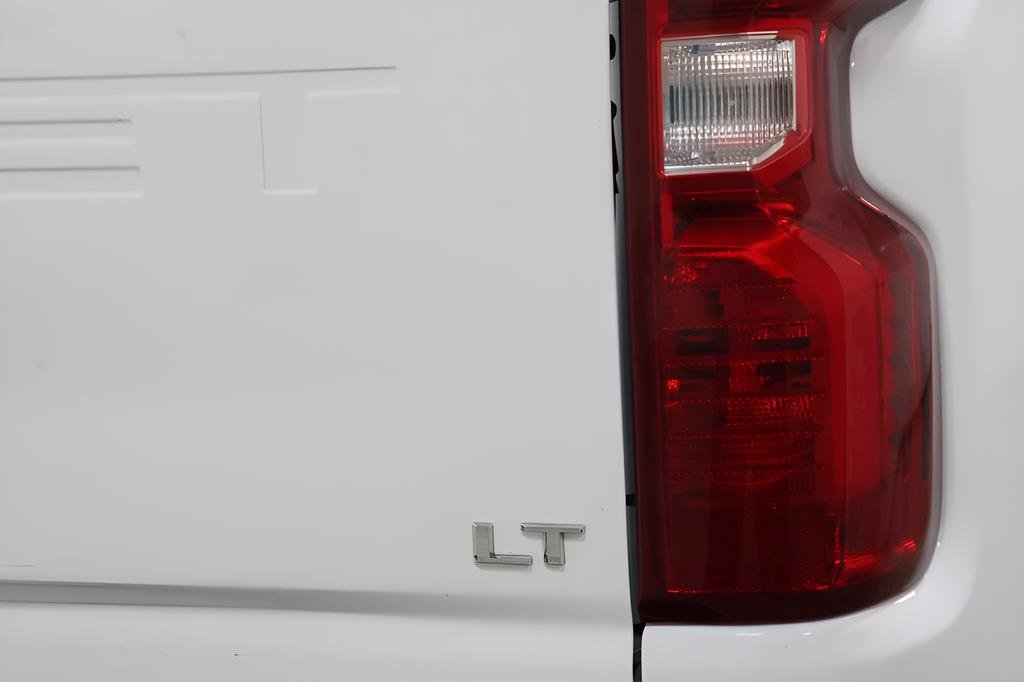 Used 2025 Chevrolet Silverado 2500 LT w/ Convenience Package image 37