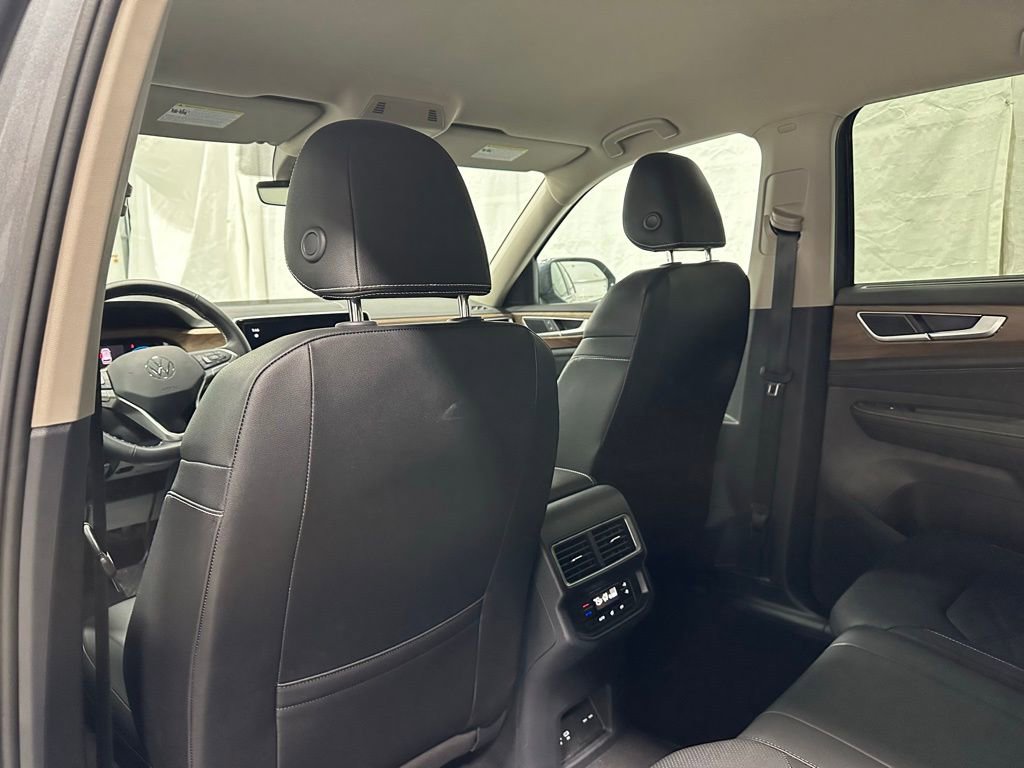 Used 2025 Volkswagen Atlas SE AWD/4WD image 47