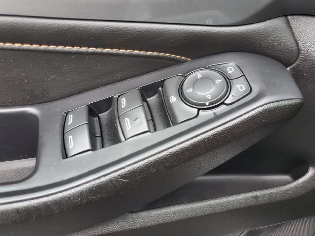 Used 2021 Chevrolet Traverse LT FWD image 20