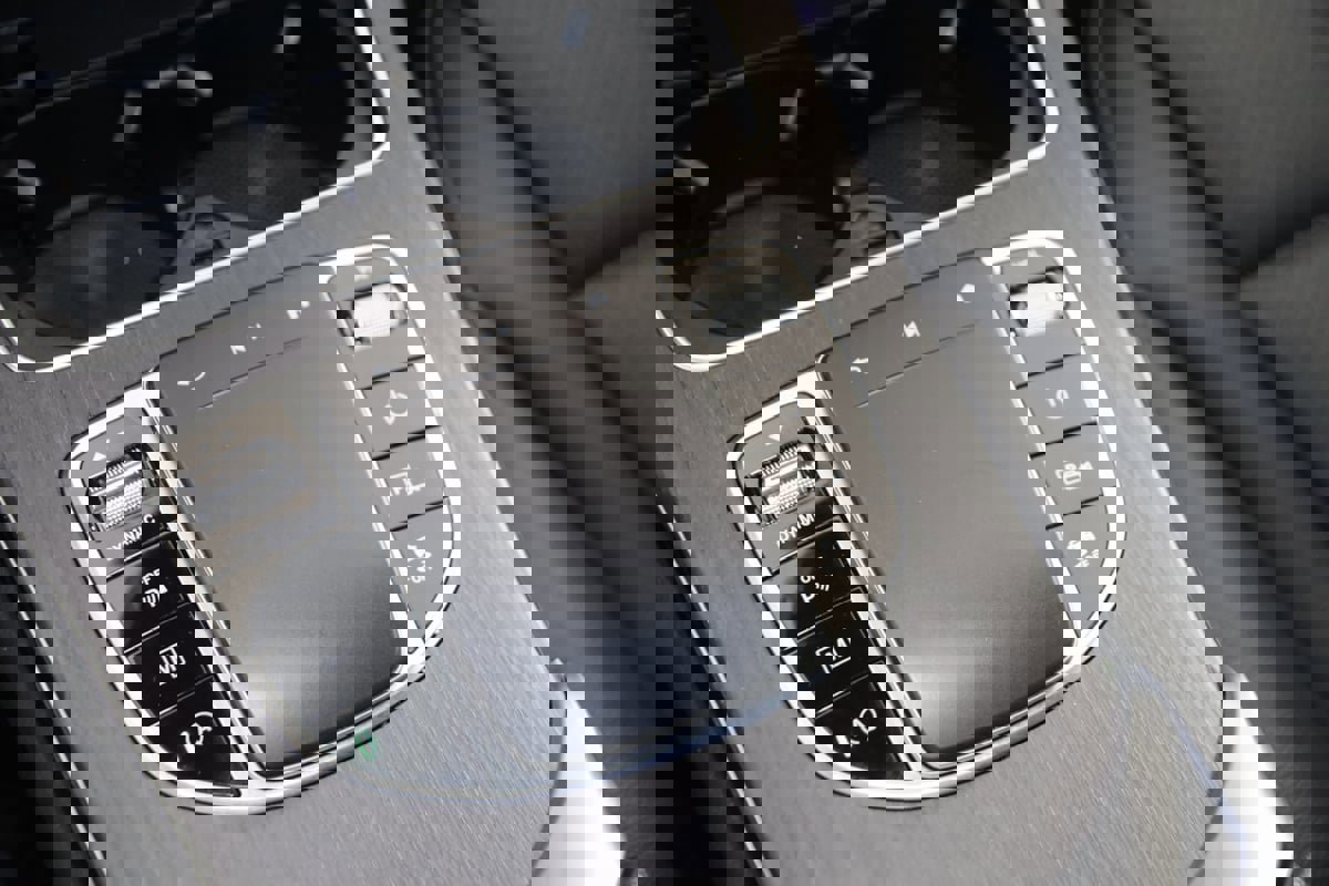 Used 2022 Mercedes-Benz GLC 300 4MATIC w/ Driver Assistance Package image 33