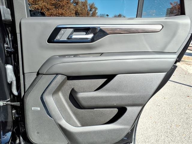 Used 2025 Chevrolet Tahoe Z71 w/ Comfort Package image 19