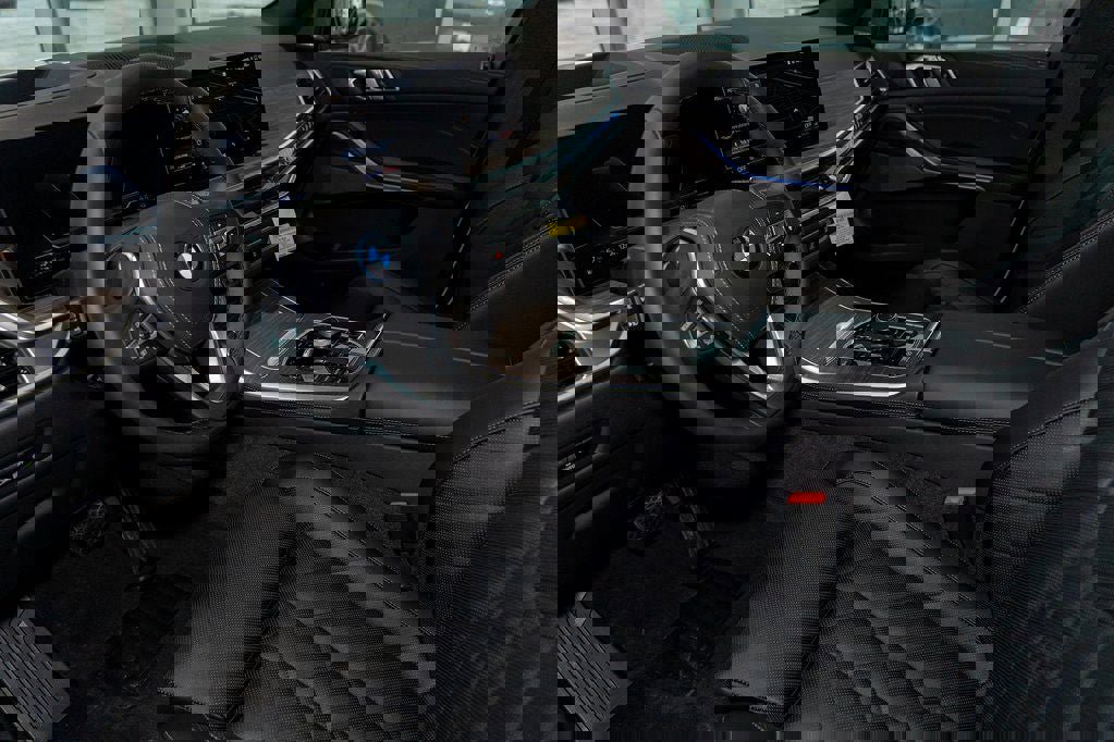 New 2026 BMW X5 xDrive50e w/ Premium Package image 15