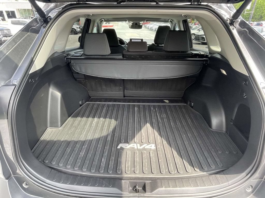 Used 2025 Toyota RAV4 XLE w/ Convenience Package FWD image 9