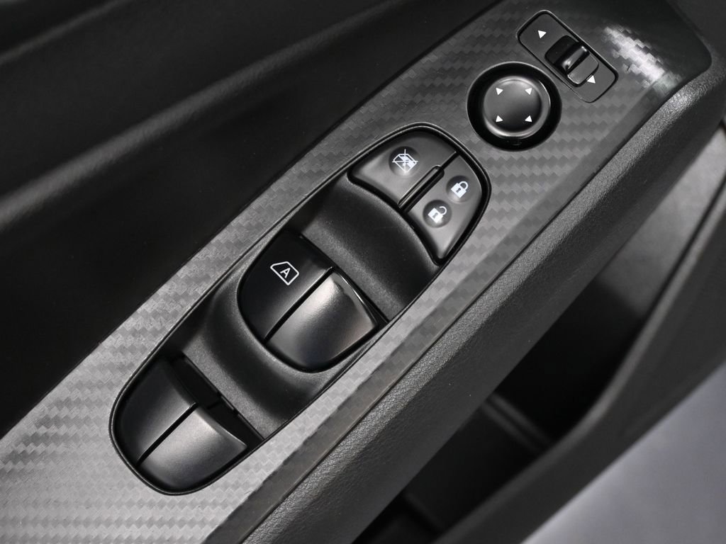 Used 2024 Nissan Altima 2.5 SV image 18