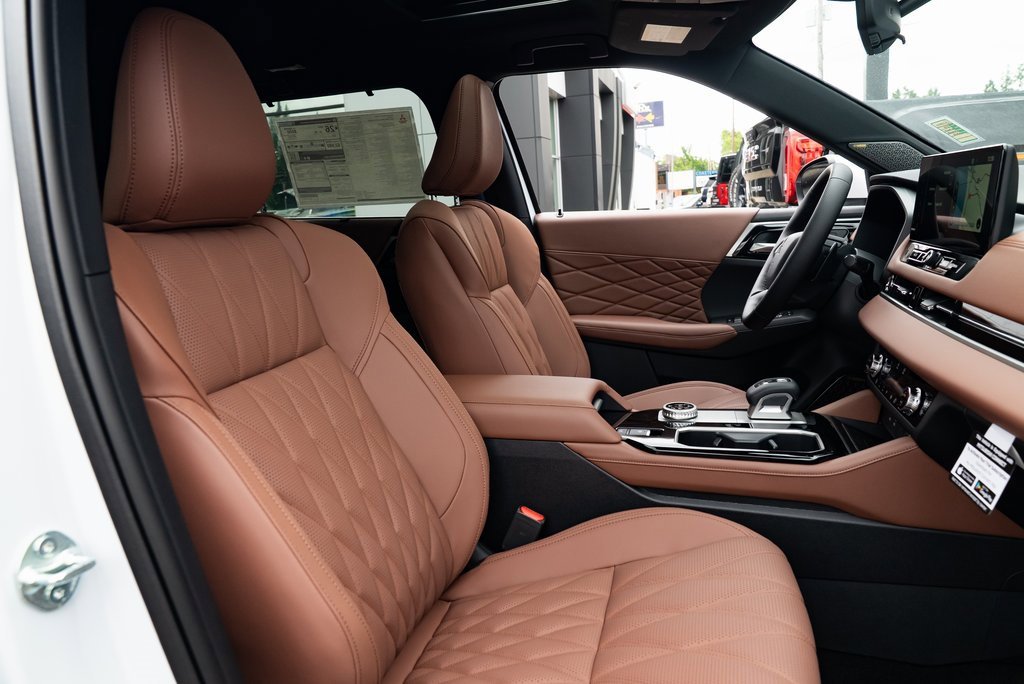 New 2025 Mitsubishi Outlander SEL image 26
