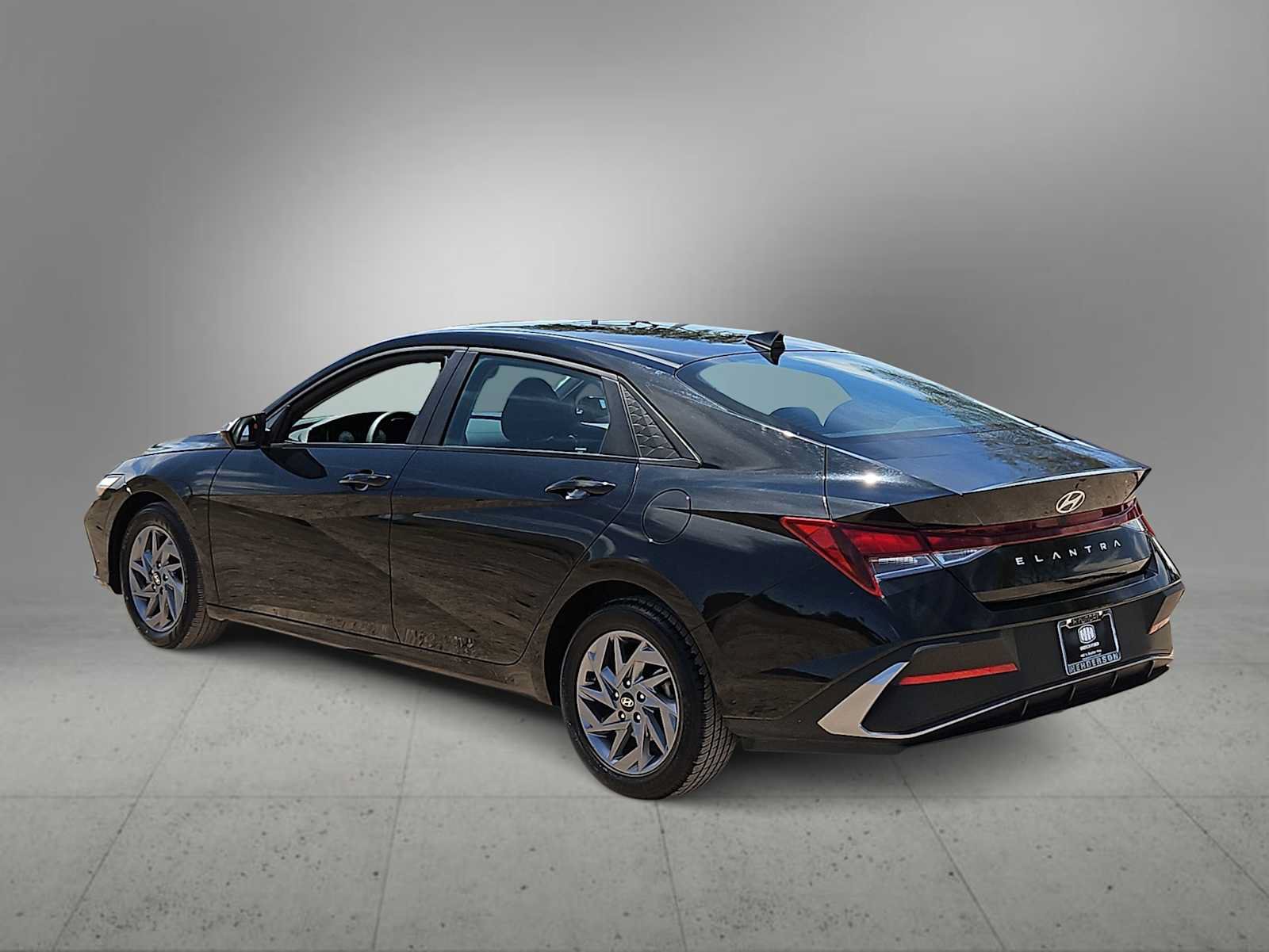Certified 2024 Hyundai Elantra SEL FWD image 6