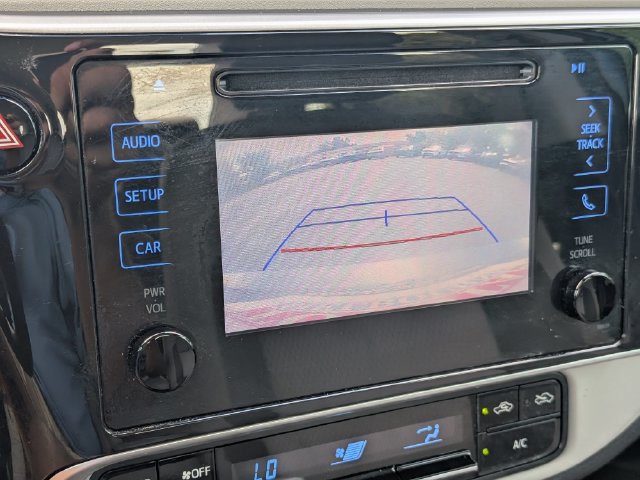 Used 2018 Toyota Corolla LE FWD image 18