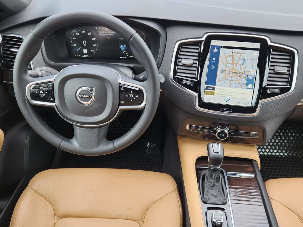 Used 2016 Volvo XC90 T6 Momentum w/ Momentum Plus Package image 26