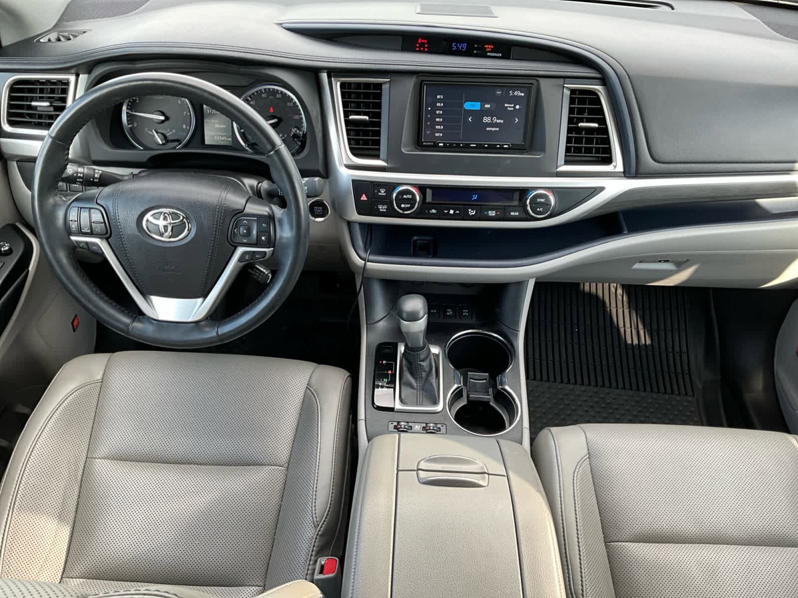 Used 2019 Toyota Highlander Limited Platinum AWD/4WD image 12