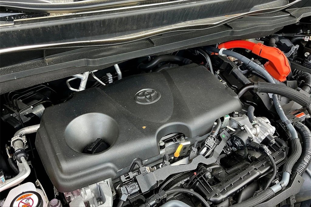 Used 2024 Toyota Sienna XSE image 37