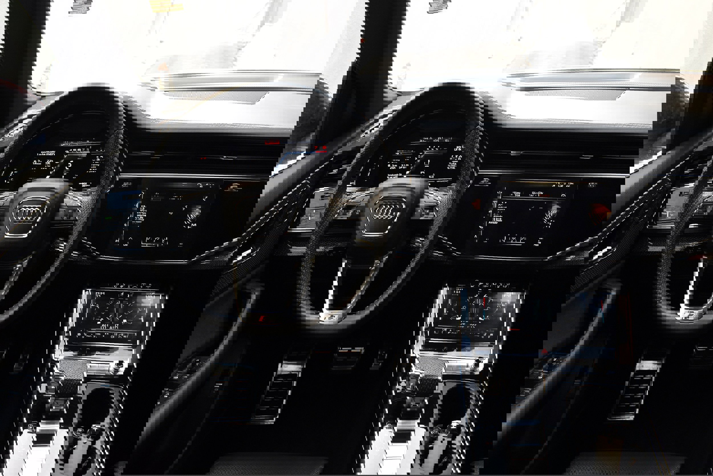 Used 2020 Audi SQ8 Prestige w/ Prestige Package image 31