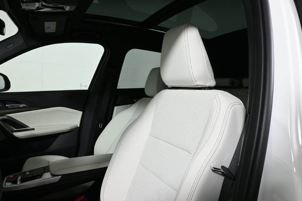 New 2027 BMW X1 xDrive28i AWD/4WD image 16