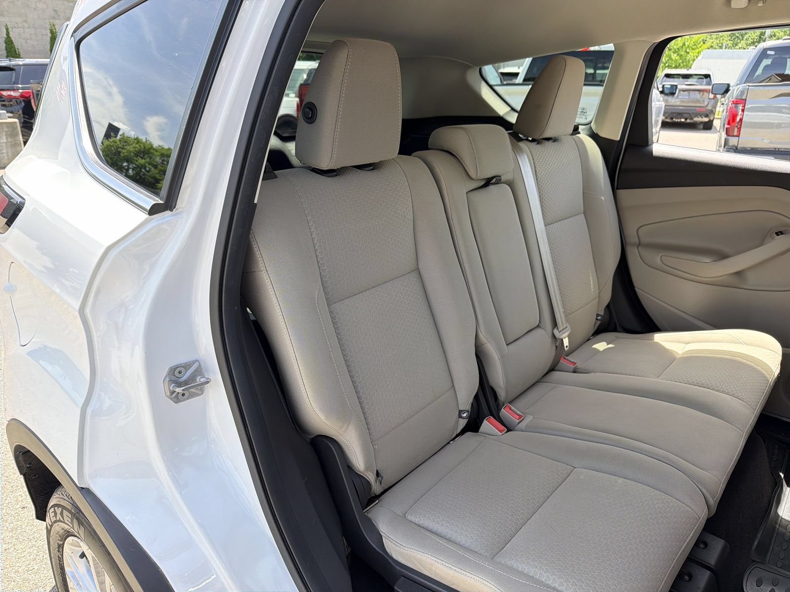 Used 2018 Ford Escape SE w/ Ford Safe & Smart Package FWD image 24
