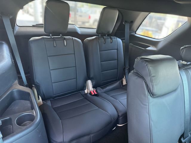 Used 2016 Ford Explorer XLT w/ Equipment Group 201A FWD image 24