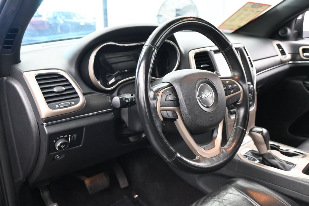 Used 2017 Jeep Grand Cherokee Limited w/ Luxury Group II RWD image 15