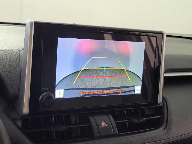 Used 2024 Toyota RAV4 XLE FWD image 29
