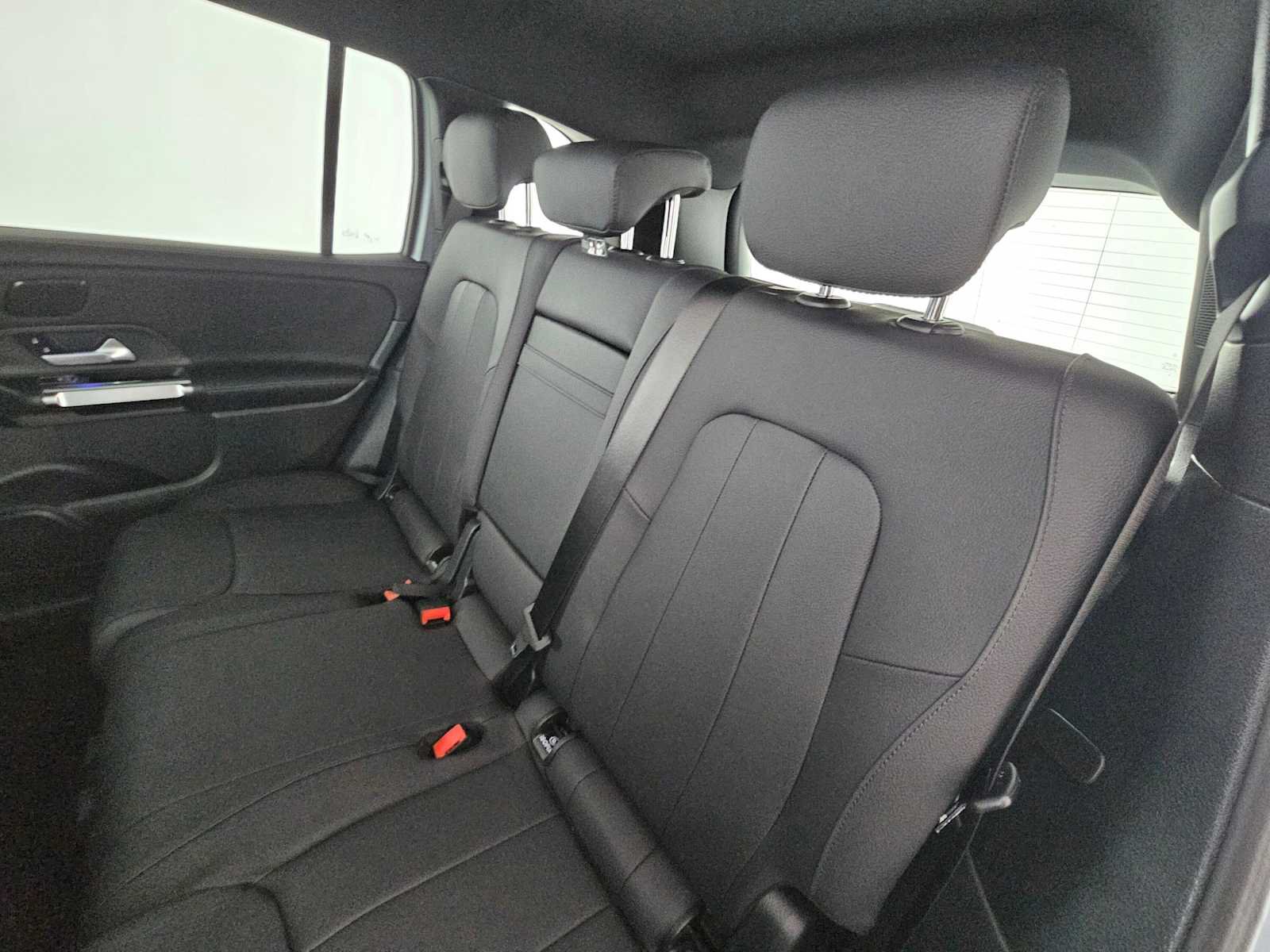 New 2026 Mercedes-Benz GLB 250 image 17