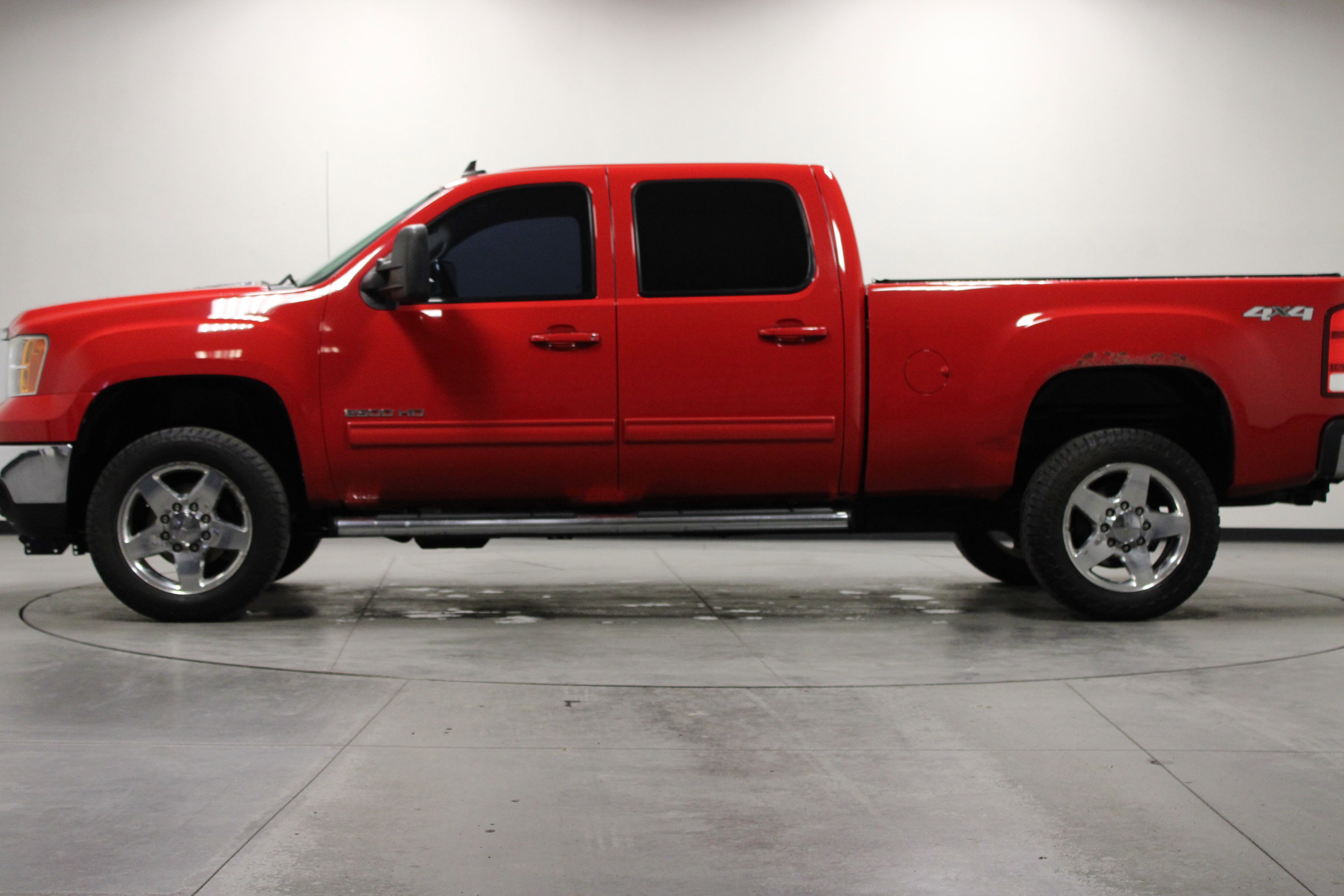 Used 2011 GMC Sierra 2500 SLT w/ Entertainment Package image 7