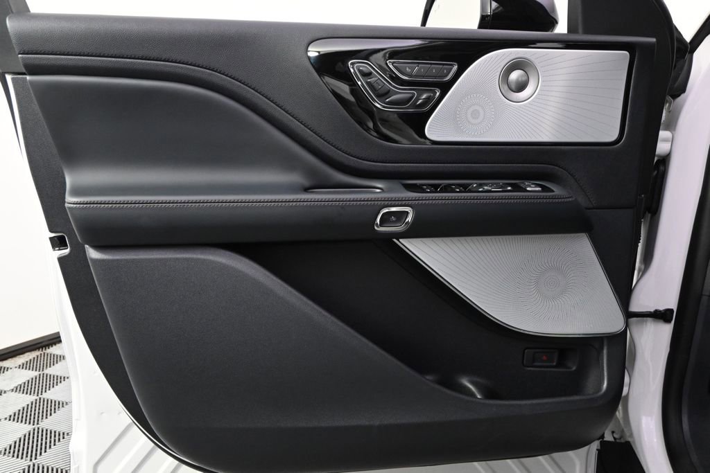 New 2026 Lincoln Aviator Reserve image 23